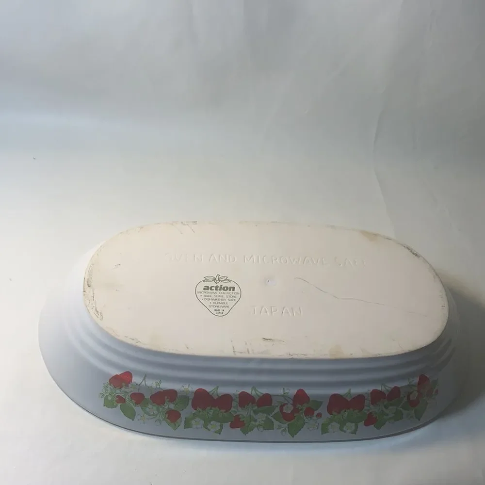 Strawberry Patch Divided Bake Serve Store Bakeware